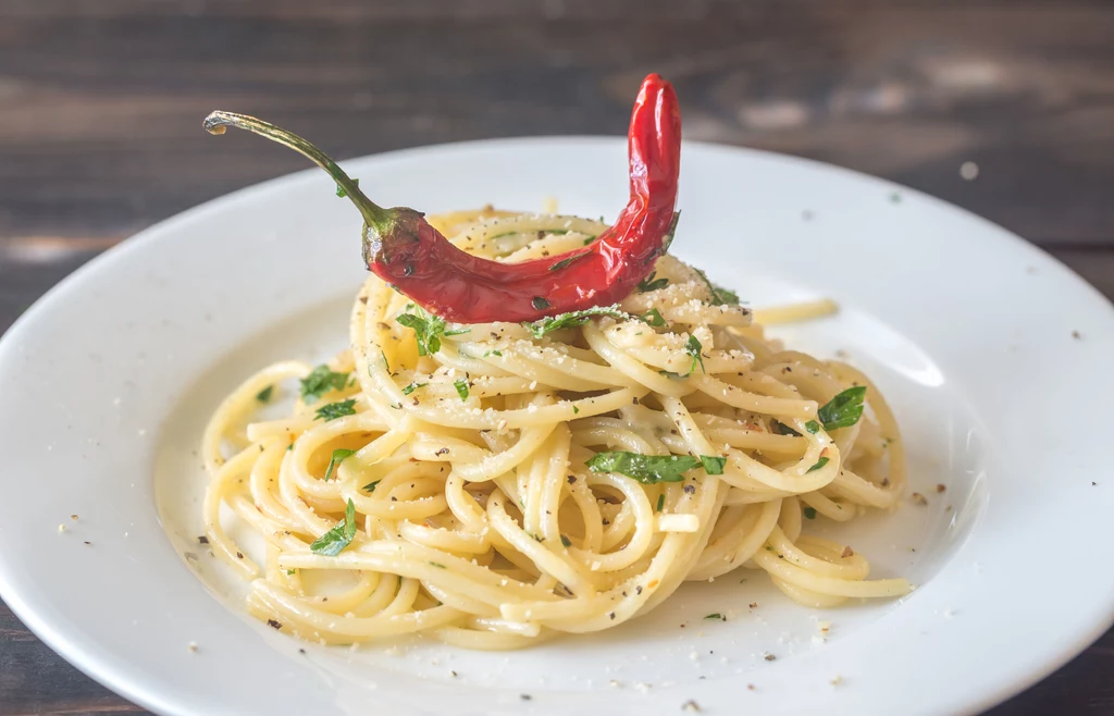 Aglio, olio e peperoncino to najprostsza wersja słynnego włoskiego makaronu