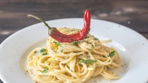 Aglio olio e peperoncino. Najprostszy makaron