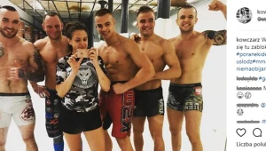 Karolina Owczarz (w środku) wkracza w męski świat MMA