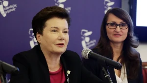 Prezydent Warszawy Hanna Gronkiewicz-Waltz oraz jej zastępca Renata Kaznowska podczas konferencji prasowej 
