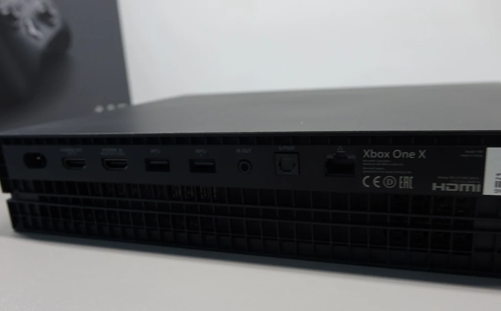 Xbox One X Xbox One X