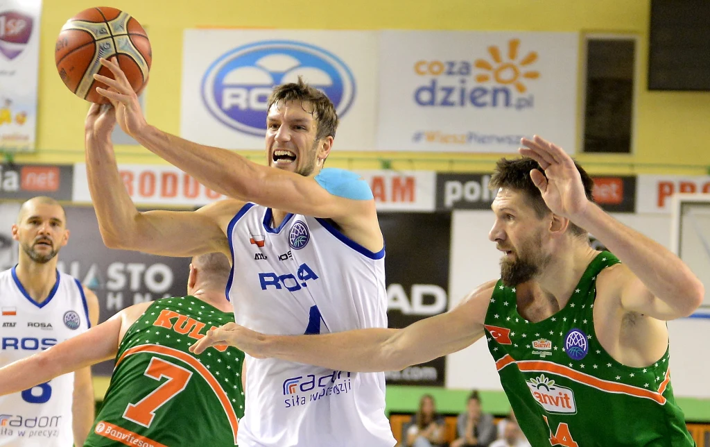 Koszykarz Rosy Radom Marcin Piechpowicz (C) i Gasper Vidmar (P) z Banvit Bandirmy Koszykarz Rosy Radom Marcin Piechpowicz (C) i Gasper Vidmar (P) z Banvit Bandirmy