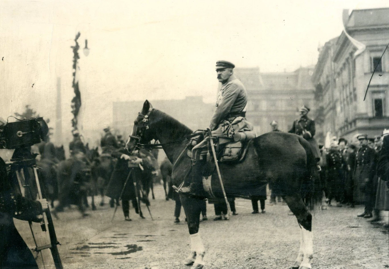 Józef Piłsudski; AAN, Akta Ignacego i Jana Mizikowskich, sygn. 12
