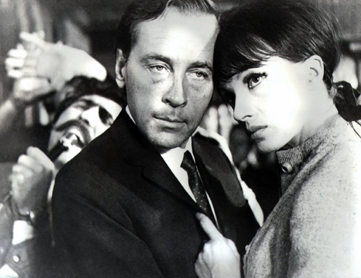 Edmund Fetting był nie tylko wspaniałym aktorem, lecz również wykonawcą niezapomnianych filmowych ballad - "Nim wstanie dzień" i "Deszcze niespokojne".

W filmie zadebiutował w roli narratora "Piątki z ulicy Barskiej" (1953). Pierwszą ważną rolę zagrał w 1961 roku, występując w "Zaduszkach" Tadeusza Konwickiego. W sumie zagrał w kilkudziesięciu filmach. Wśród najważniejszych kreacji filmowych są m.in. role Józefa Hallera w "Śmierci prezydenta" Jerzego Kawalerowicza, porucznika Kaplińskiego w "Zbrodniarzu i pannie" Janusza Nasfetera czy rola tytułowa w filmie "Lokis. Rękopis profesora Wittembacha" Janusza Majewskiego.