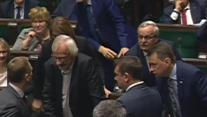 Sławomir Nitras dyskutuje z klubem PiS