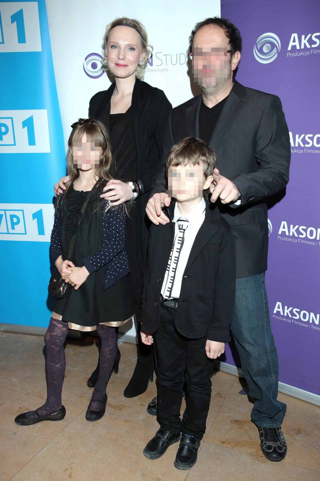 Monika Kwiatkowska z rodziną, 2010 r. Monika Kwiatkowska z rodziną, 2010 r.