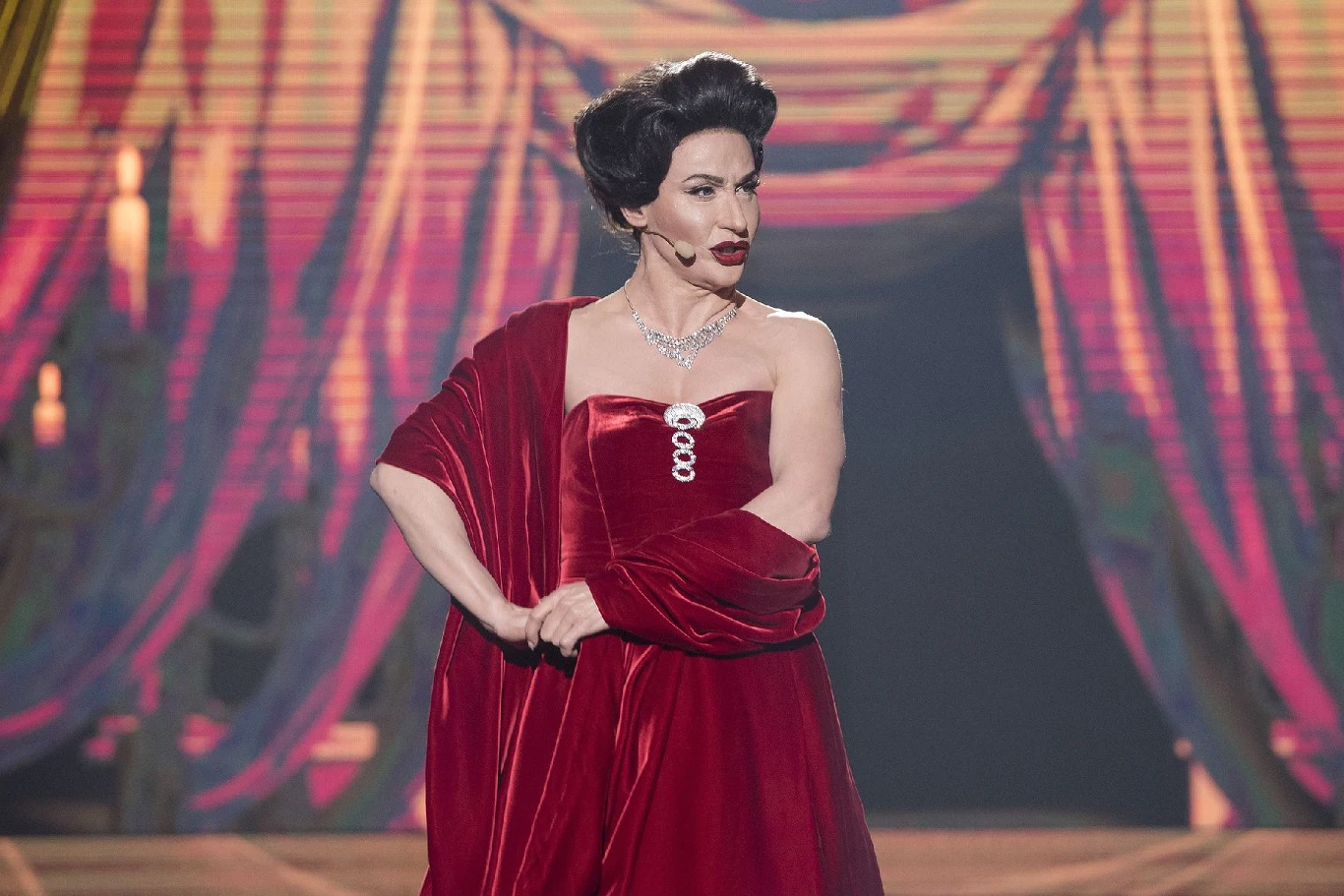 Finałowy odcinek ósmej edycji programu rozpoczął się od podróży na festiwal Interwizji Sopot 1980. "Bananowy Song" zaśpiewał kwartet Vox. A w członków zespołu wcielili się finaliści: Beata Olga Kowalska, Anna Dereszowska, Kacper Kuszewski i Krzysztof Antkowiak. 
- Kacper jest typowym przykładem aktora, który chce być różny - powiedziała o nim Teresa Lipowska. Gwiazda "M jak miłość" razem z Aleksandrą Szwed kibicowały mu na widowni. Jak wypadł jako Maria Callas w "Habanerze" z opery "Carmen" Georges'a Bizeta? - To jest coś, czego ludzie się uczą długie lata, naprawdę gratuluję - komplementowała Kacpra Małgorzata Walewska. - To jest występ, który na pewno będzie perłą tej edycji, jeśli nie diamentem (…). Wydobywałeś dźwięki, które są niewyobrażalne, jeżeli chodzi o mężczyznę - mówił Bartek Kasprzykowski. 