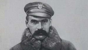 11 listopada 1918 roku Rada Regencyjna przekazała Józefowi Piłsudskiemu władzę wojskową i naczelne dowództwo podległych jej wojsk polskich