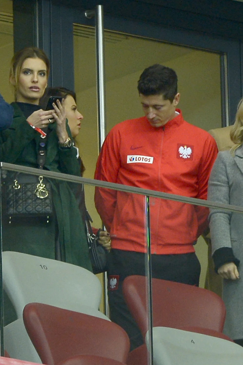 Ania i Robert Lewandowscy oraz Dominika Grosicka 