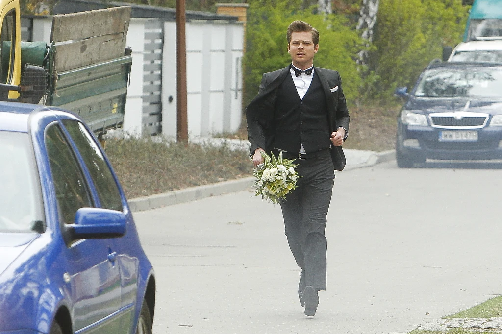 Kamil Kula na planie serialu "Singielka"  Kamil Kula na planie serialu "Singielka"