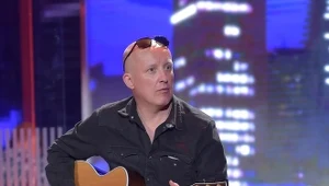 Piotr Bukartyk w programie kabaretowym "Latający Klub Dwójki" (2015)