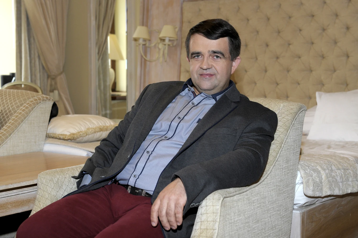 Zbyszek nie znalazł miłości w programie, ale to nie oznacza, że jest sam. Okazało się, że rolnik kogoś poznał. "Jest taka osoba, z którą rozmawiam. Myślę, że w dobrym kierunku to idzie i tylko trochę czasu trzeba. Mam wielką nadzieję, że coś z tego będzie". Rolnik zdradził, że to brunetka, ma długie włosy i jest bardzo ładna.