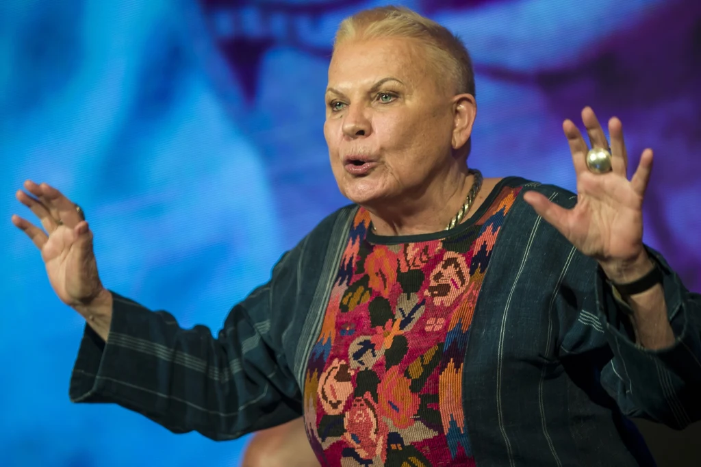 Elżbieta Dzikowska Elżbieta Dzikowska