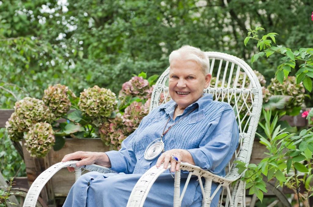 Elżbieta Dzikowska Elżbieta Dzikowska