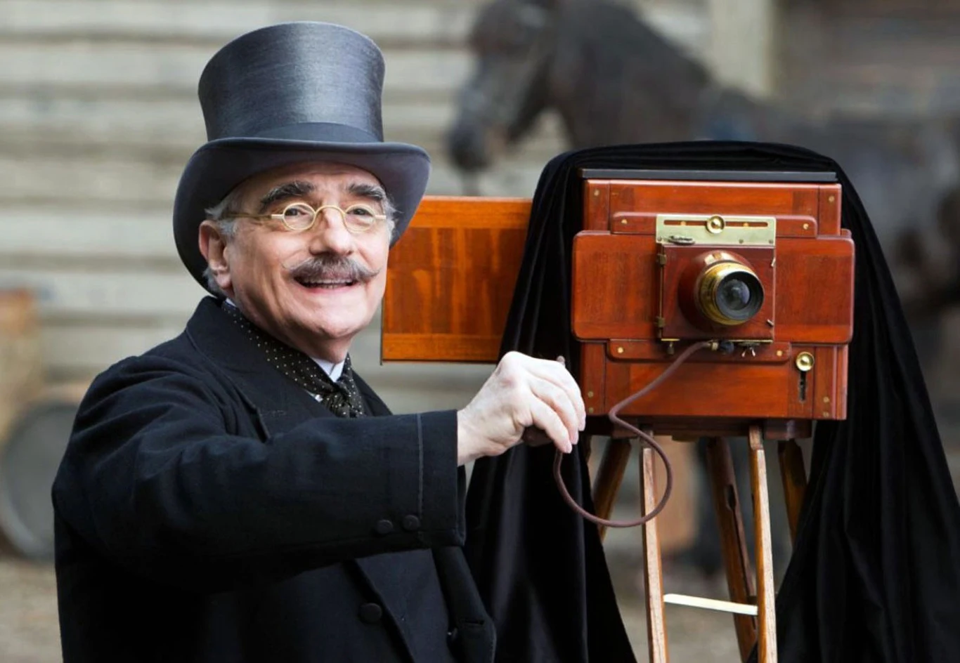 Scorsese pojawia się w maleńkich epizodach w wielu swoich filmach (na zdjęciu - jako uliczny fotograf w filmie 'Hugo"). Reżyser ma również na koncie aktorskie występy w filmach innych artystów: zagrał m.in. w obrazie "Około północy" Bernarda Taverniera, "Quiz Show" Roberta Redforda, czy "Czarna lista Hollywood" Irwina Winklera. 