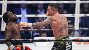 Adam Balski z prawej pokazał serce wojownika