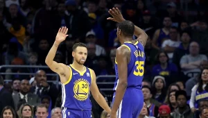 Stephen Curry (z lewej) i Kevin Durant