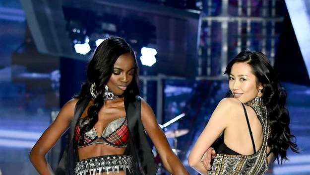 Leomie Anderson i Liu Wen, pokaz Victoria's Secret 2017