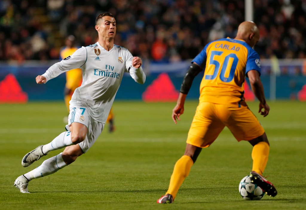 Cristiano Ronaldo naciska na stopera APOEL-u, Carlao