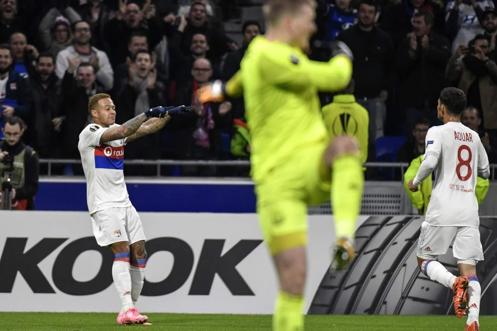 Kadr z meczu Olympique Lyon - Everton Kadr z meczu Olympique Lyon - Everton