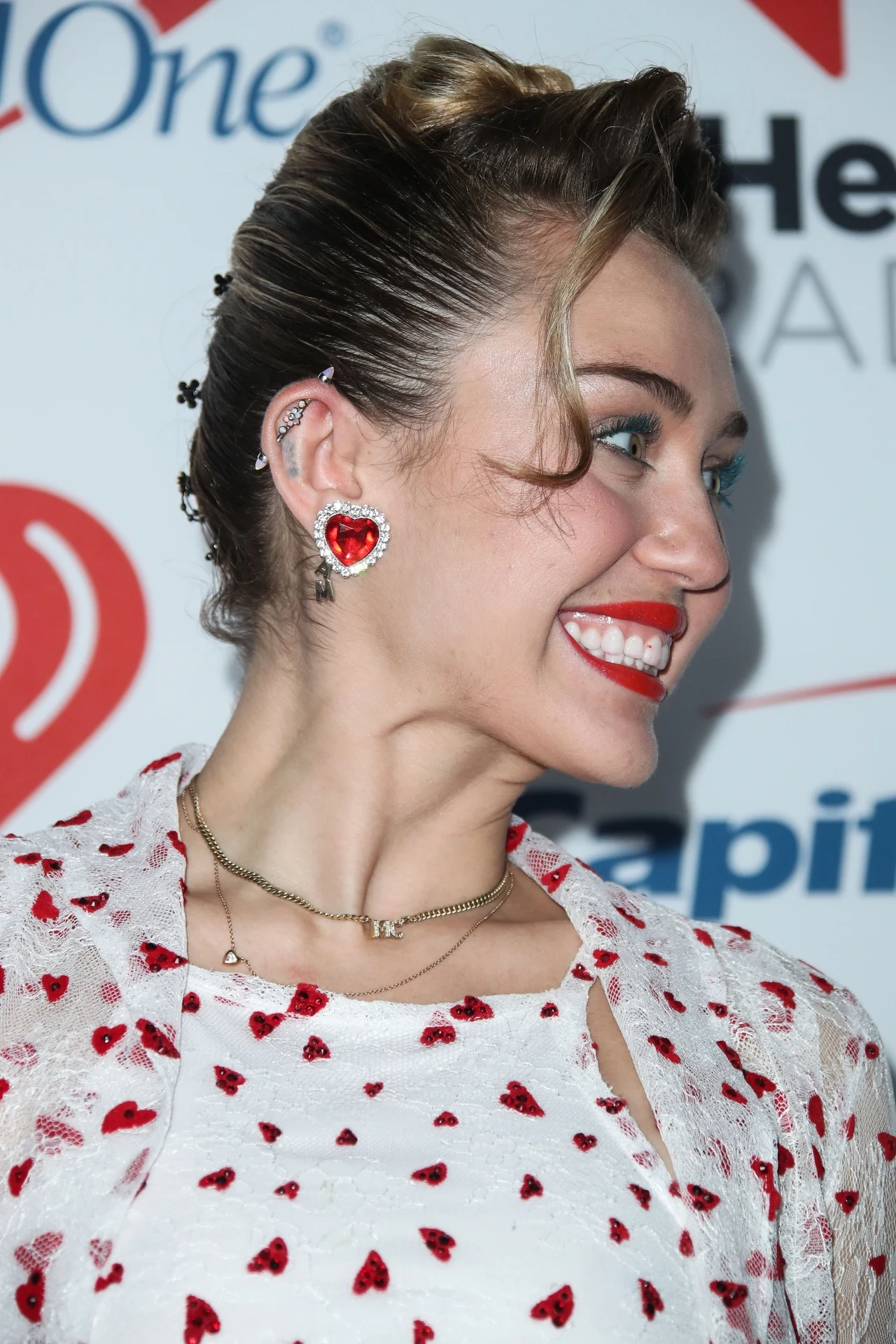 Miley Cyrus już nie raz zaskakiwała strojem. Tak wyglądał jeden z nich Miley Cyrus już nie raz zaskakiwała strojem. Tak wyglądał jeden z nich