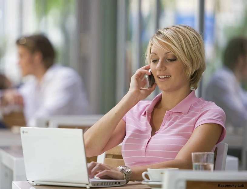 Program spyware może również przejąć kontrolę nad urządzeniem użytkownika, który nie jest tego świadomy Program spyware może również przejąć kontrolę nad urządzeniem użytkownika, który nie jest tego świadomy