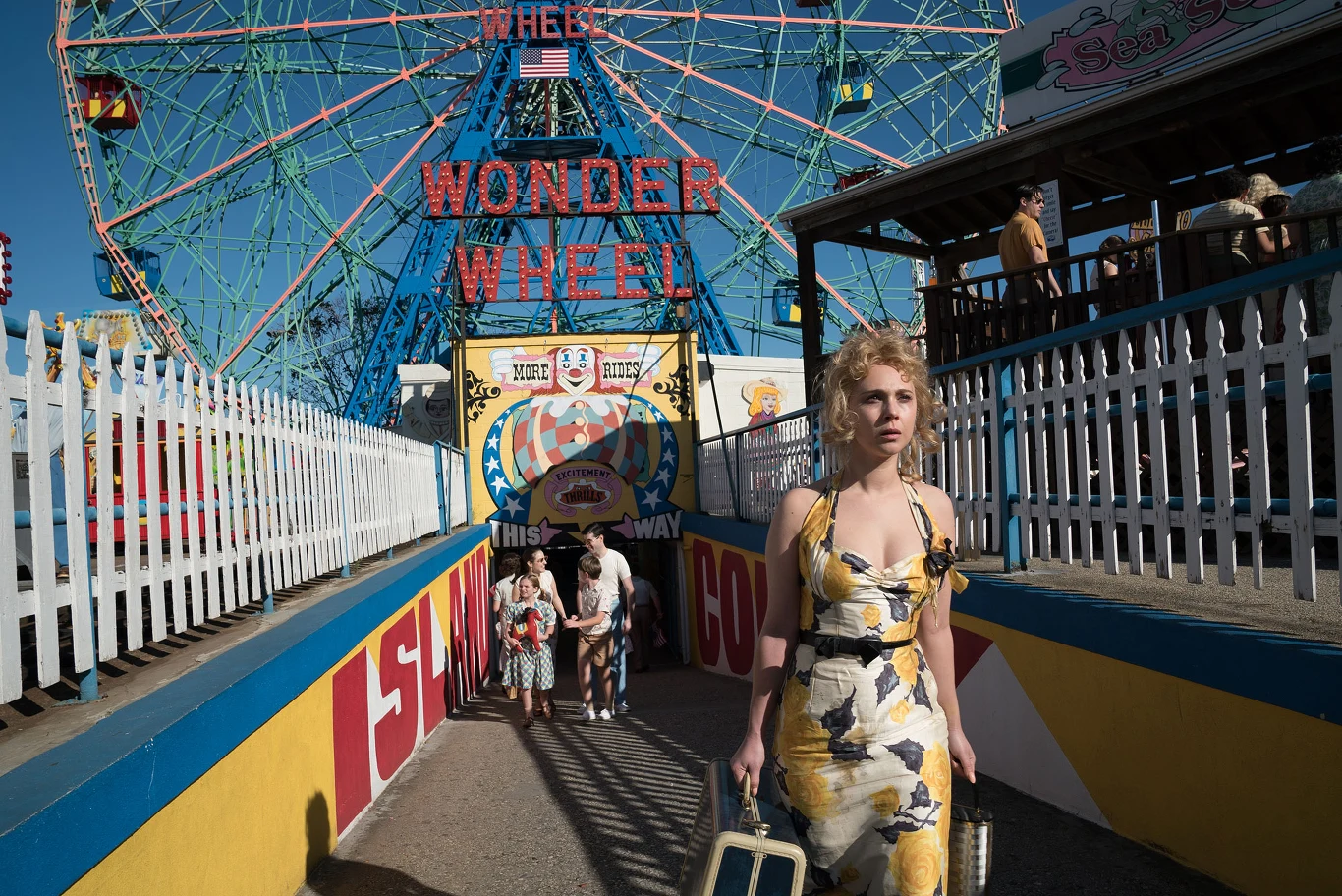 Juno Temple w scenie z filmu "Na karuzeli życia" Juno Temple w scenie z filmu "Na karuzeli życia"