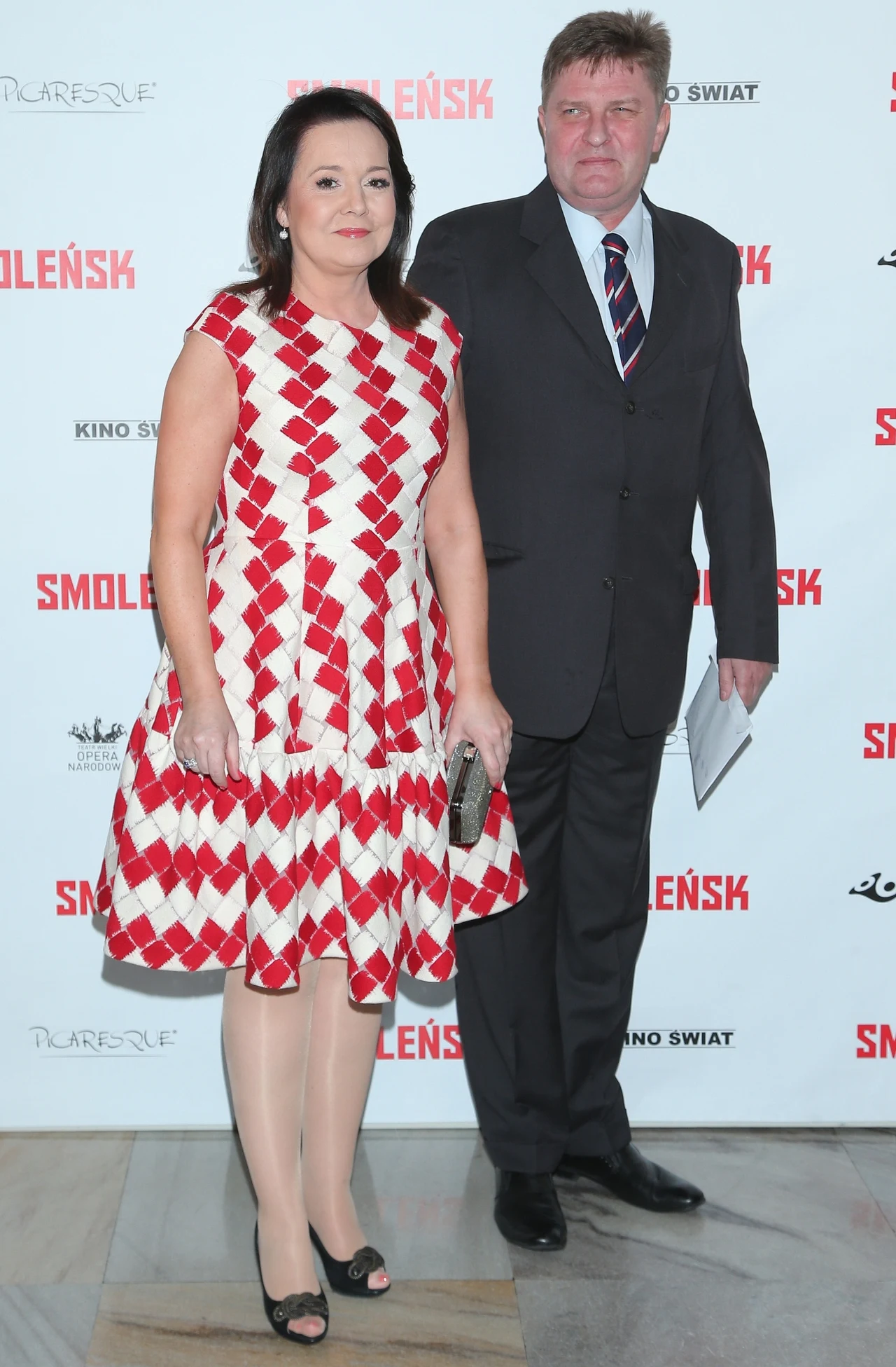 Danuta Dunin-Holecka z mężem na premierze filmu "Smoleńsk" Danuta Dunin-Holecka z mężem na premierze filmu "Smoleńsk"