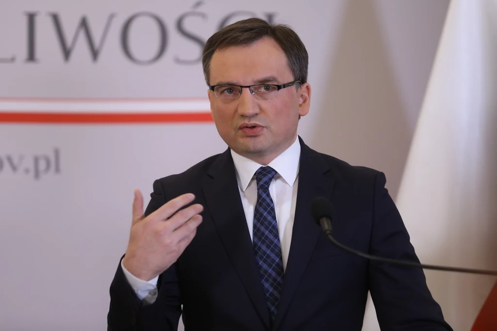 Minister Sprawiedliwości Zbigniew Ziobro podczas dzisiejszej konferencji prasowej