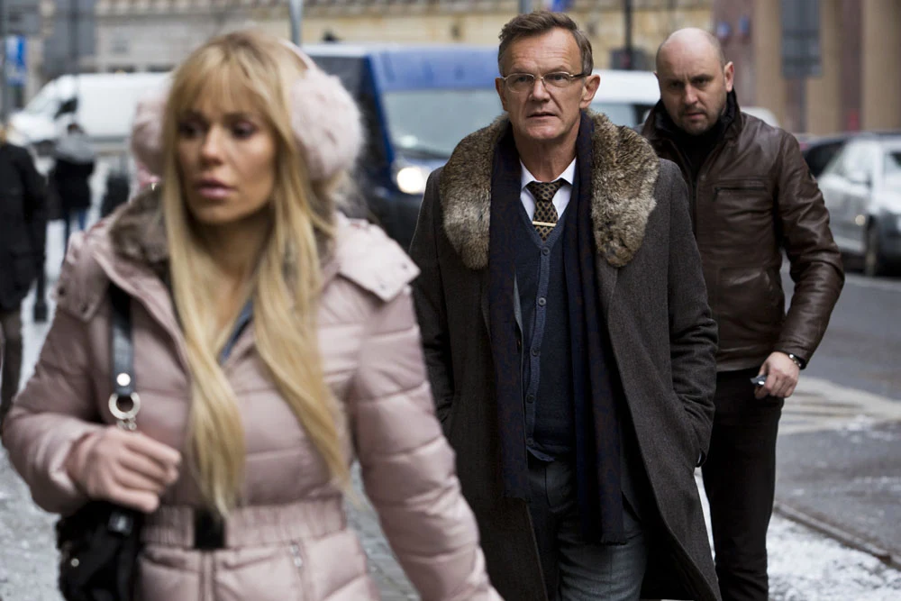 Obsadę najnowszego "Pitbulla" dopełniają: Dorota Rabczewska, Cezary Pazura, Adam Woronowicz, Krzysztof Kiersznowski, Iza Kuna, Michał Kula, Marian Dziędziel, Zbigniew Zamachowski oraz Jadwiga Jankowska-Cieślak.