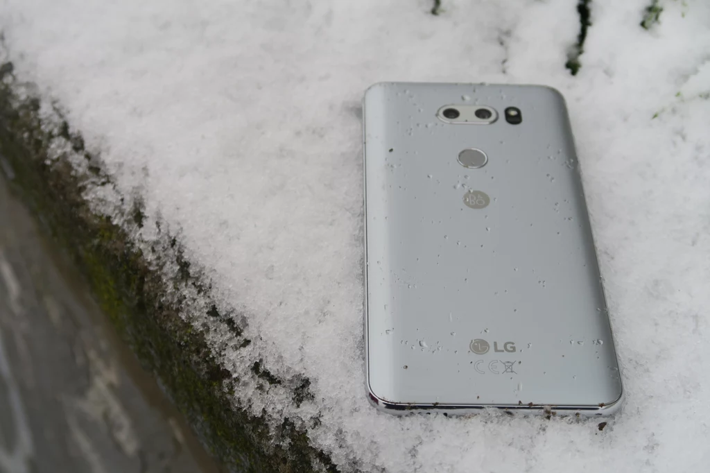 LG V30