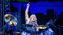 Znany z Motorhead Mikkey Dee dołączył do grupy Scorpions w połowie września 2016 r.