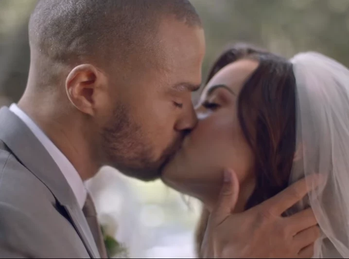 Jesse Williams i Demi Lovato w teledysku "Tell Me You Love Me"