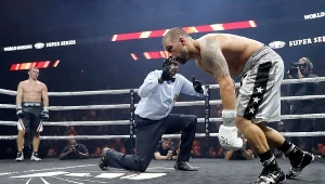 Mateusz Masternak (z lewej) w walce ze Stivensem Bujajem