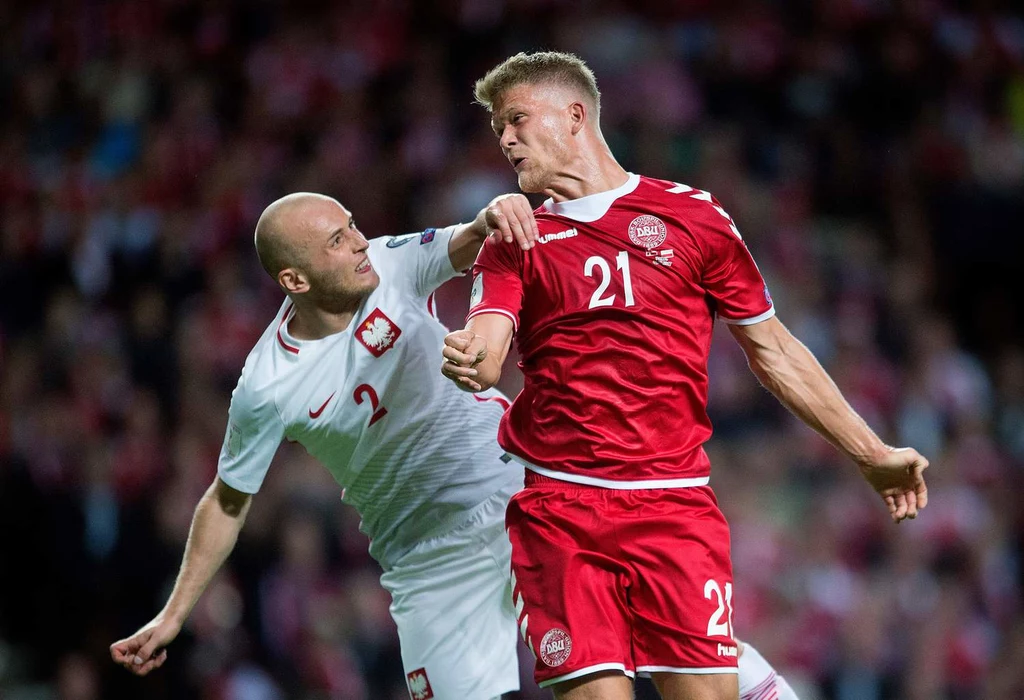 Michał Pazdan (z lewej) podczas spotkania eliminacji MŚ z Danią Michał Pazdan (z lewej) podczas spotkania eliminacji MŚ z Danią