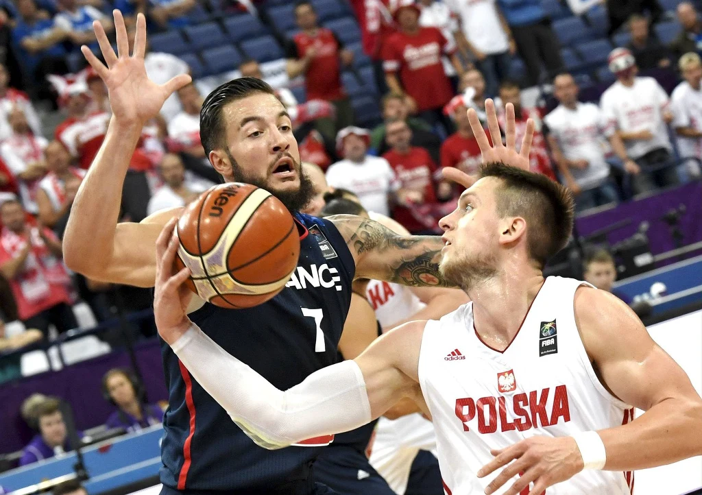 Koszykarz reprezentacji Polski Mateusz Ponitka 