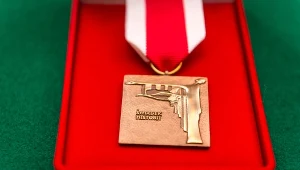 Nagroda przyznawana jest osobom szczególnie zasłużonym dla upamiętniania historii Narodu Polskiego