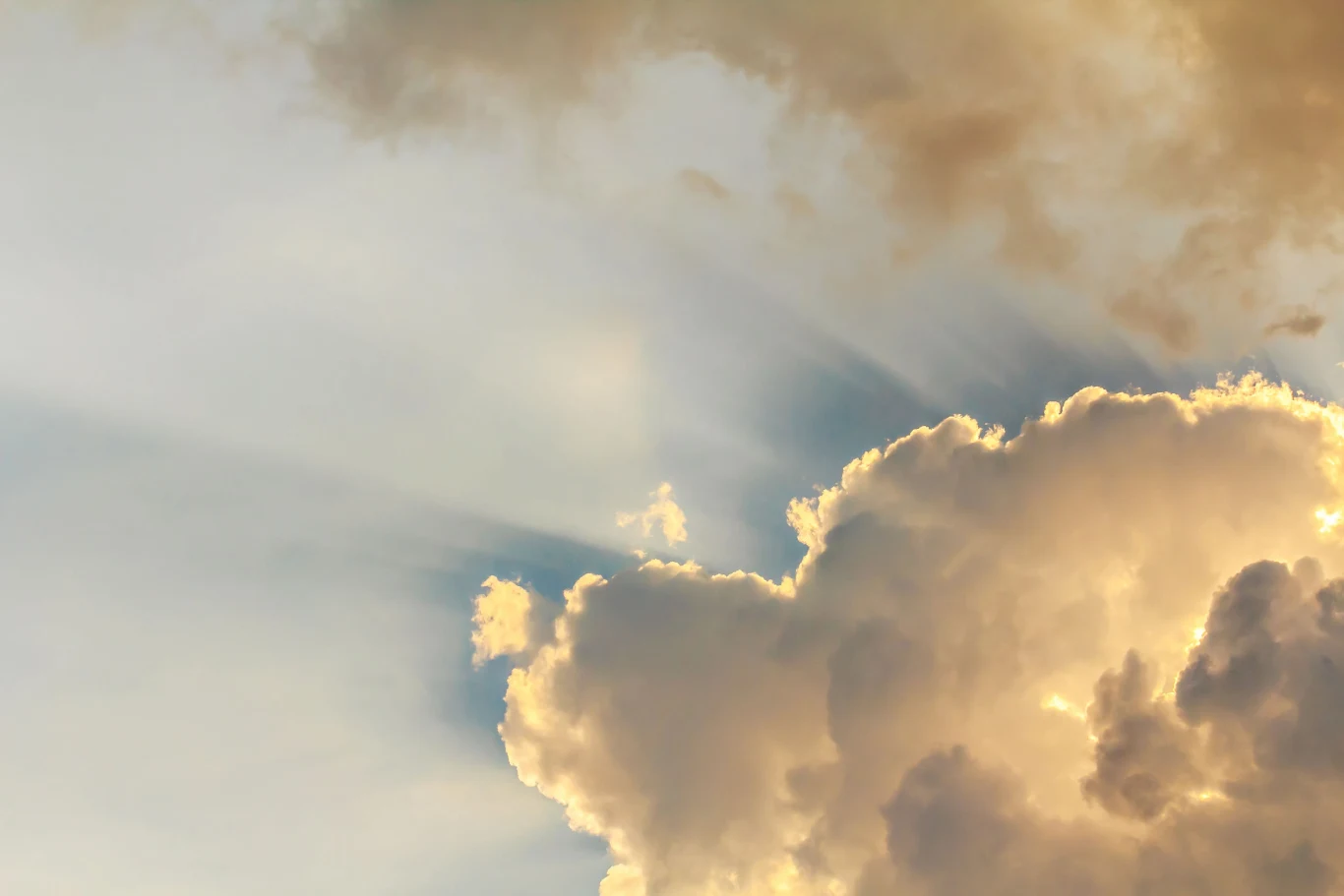 Ogromna chmura zawisła nad Egiptem Ogromna chmura zawisła nad Egiptem