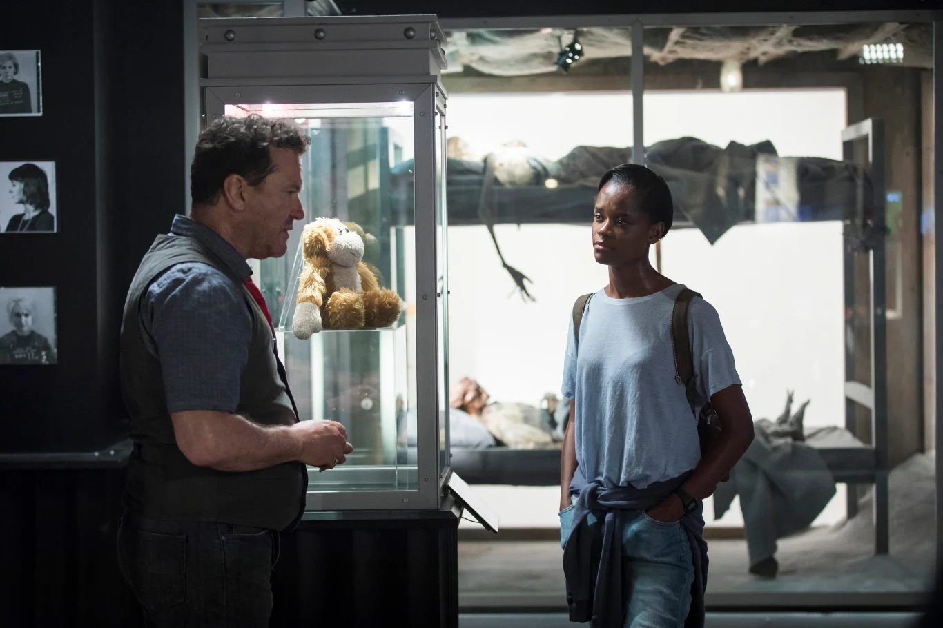 Douglas Hodge, Letitia Wright ("Czarne muzeum")