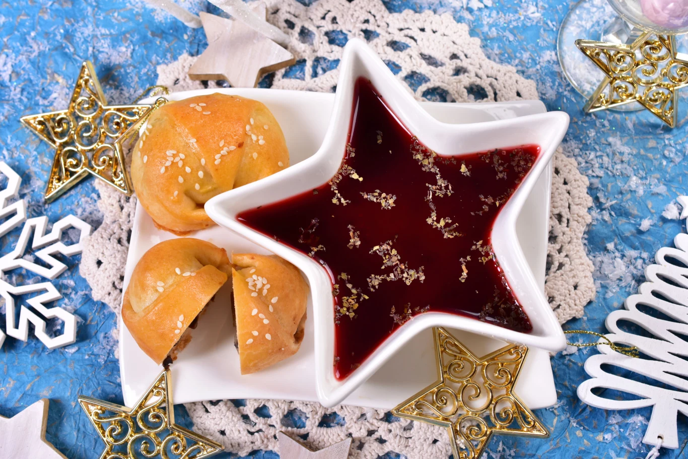 Barszcz to tradycyjna zupa podawana podczas polskiej Wigilii