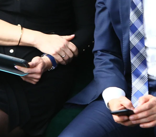 Na palcu Joanny Schmidt lśni obrączka Na palcu Joanny Schmidt lśni obrączka