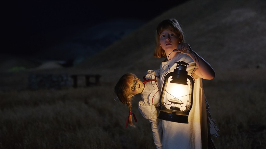 "Annabelle: Narodziny zła" to coś więcej, niż film o morderczej lalce