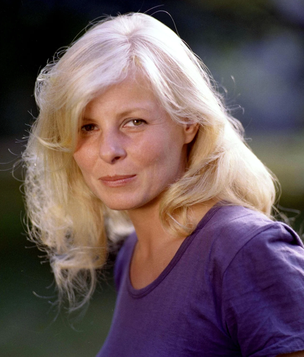 "Jestem normalnym człowiekiem, który denerwuje się, krzyczy i potrafi nawymyślać, oczywiście nie przekraczając nigdy pewnego poziomu. Nawet jeśli mam ochotę trzepnąć kogoś w głowę, nie robię tego, ale cisnąć talerzem, już szybciej" - mówi Anna Nehrebecka.  

W sobotę, 16 grudnia, aktorka znana z takich produkcji, jak "Ziemia obiecana", "Rodzina Połanieckich", "Noce i dnie" czy "Jan Serce", obchodzi 70. urodziny.

("Życie na Gorąco Retro")