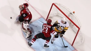 Sidney Crosby (numer 87) ustalił wynik spotkania