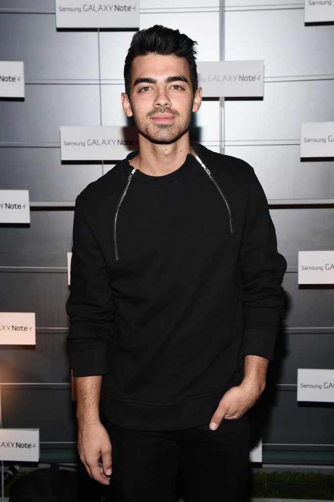 Joe Jonas sprawdzi się w roli trenera "The Voice"