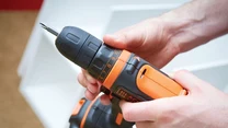 <a href="http://www.blackanddecker.pl/pl-pl/products/power-tools/drills/wiertarkowkrtarka-108-v-z-40-akcesoriami-w-torbie/bdcdd121bsa" target="_blank">Dowiedz się więcej >></a>