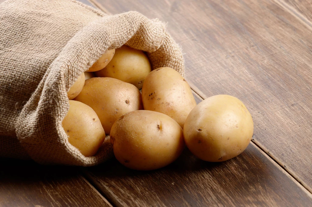 Młode ziemniaki zawierają dużo witamin i minerałów