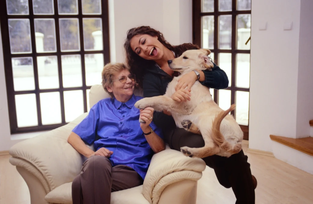 Natalia z babcią (2000 r.) Natalia z babcią (2000 r.)