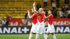 Piłkarze AS Monaco: Kamil Glik (z lewej), Andrea Raggi (w środku) i Radamel Falcao