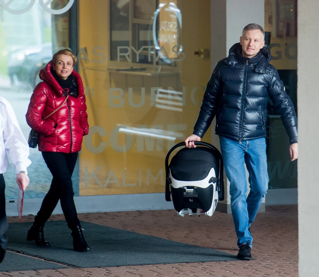 Była aktorka "Barw szczęścia" z mężem i synem Była aktorka "Barw szczęścia" z mężem i synem